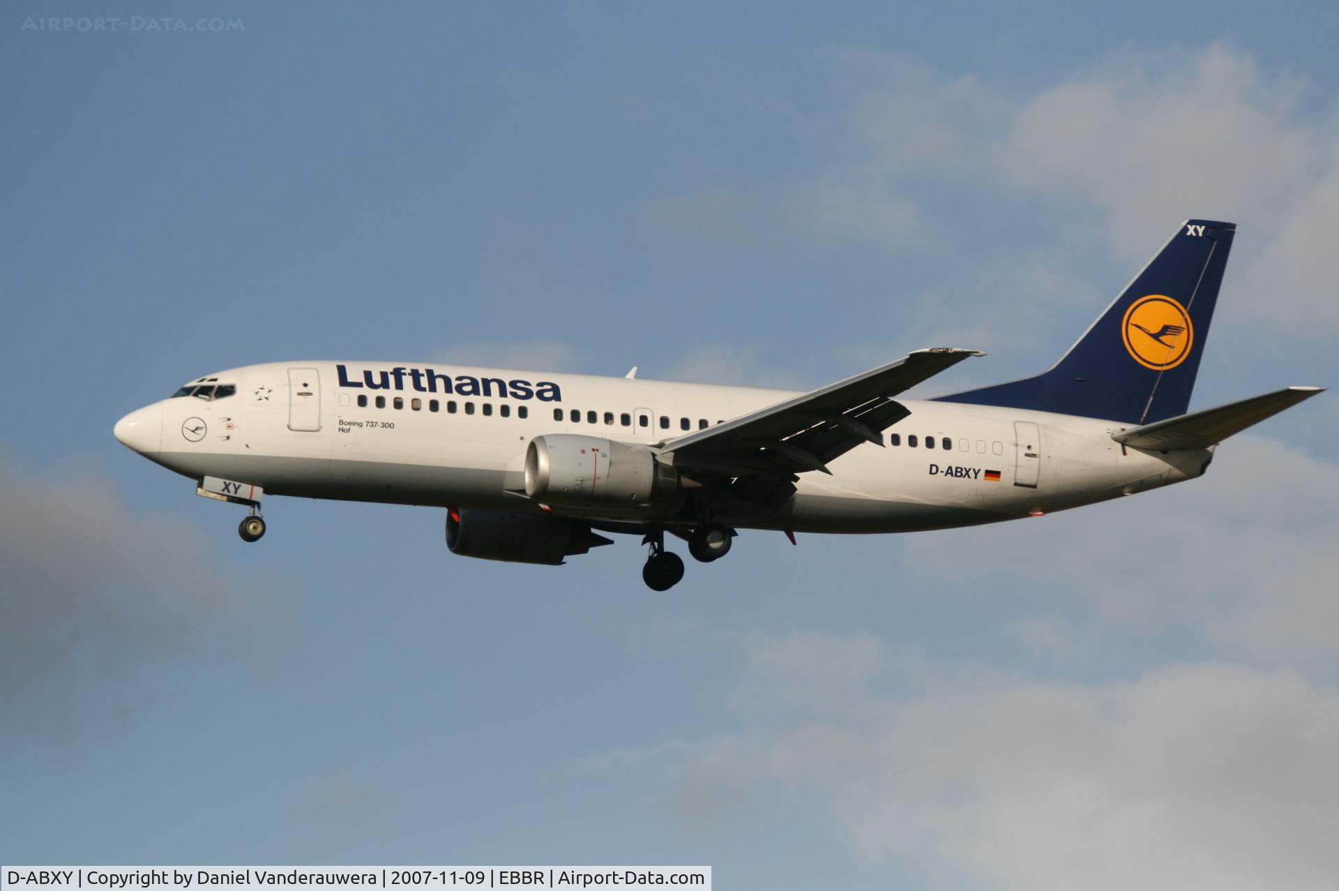 D-ABXY, 1989 Boeing 737-330 C/N 24563, arrival of flight LH4576 to rwy 25L