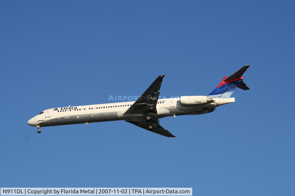 N911DL, 1987 McDonnell Douglas MD-88 C/N 49542, Delta