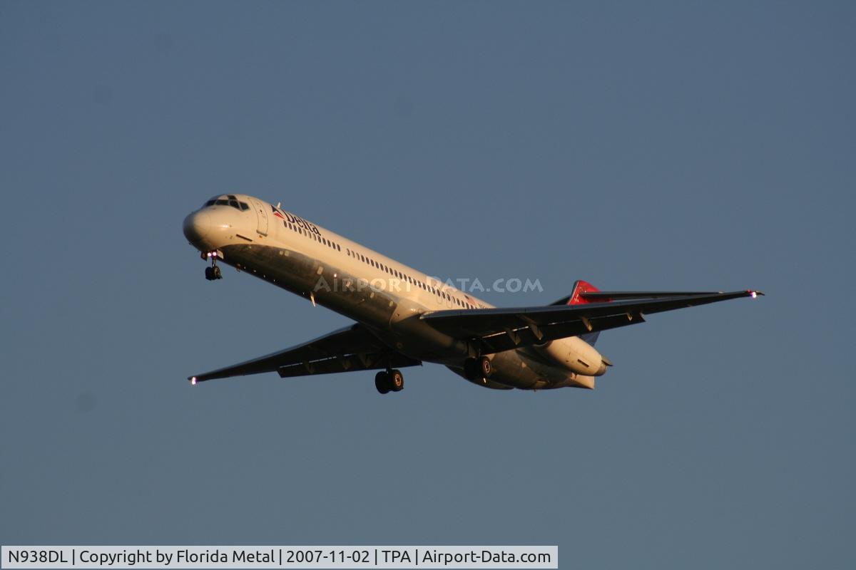 N938DL, 1989 McDonnell Douglas MD-88 C/N 49811, Delta