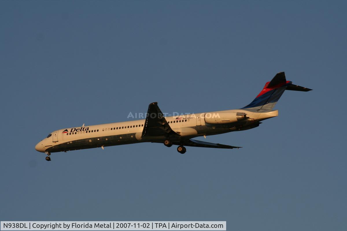 N938DL, 1989 McDonnell Douglas MD-88 C/N 49811, Delta