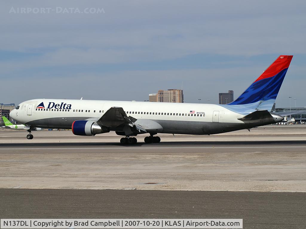 N137DL, 1991 Boeing 767-332 C/N 25306, Delta Airlines / 1991 Boeing 767-332
