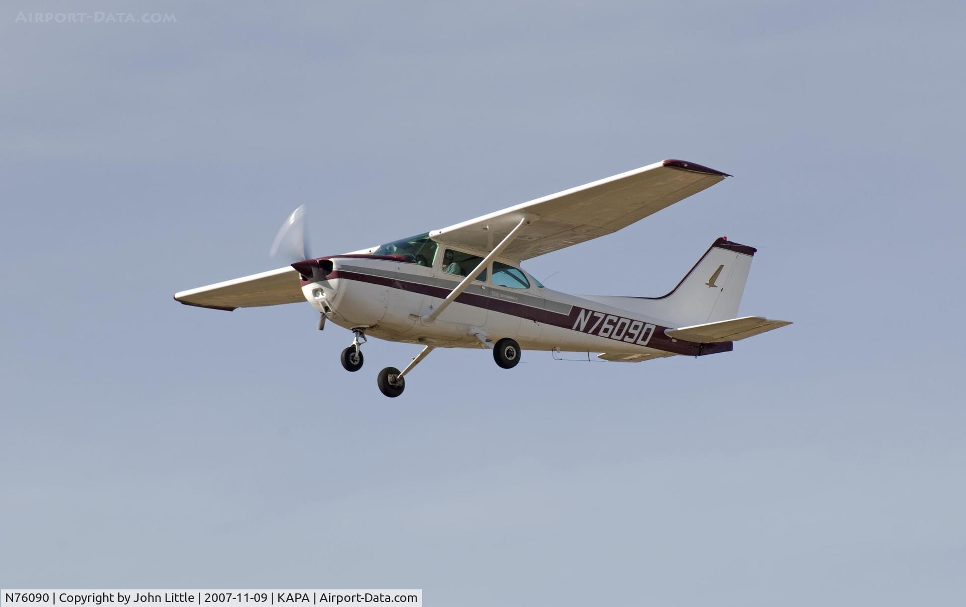 N76090, Cessna 172N C/N 17268120, Approach to 17L