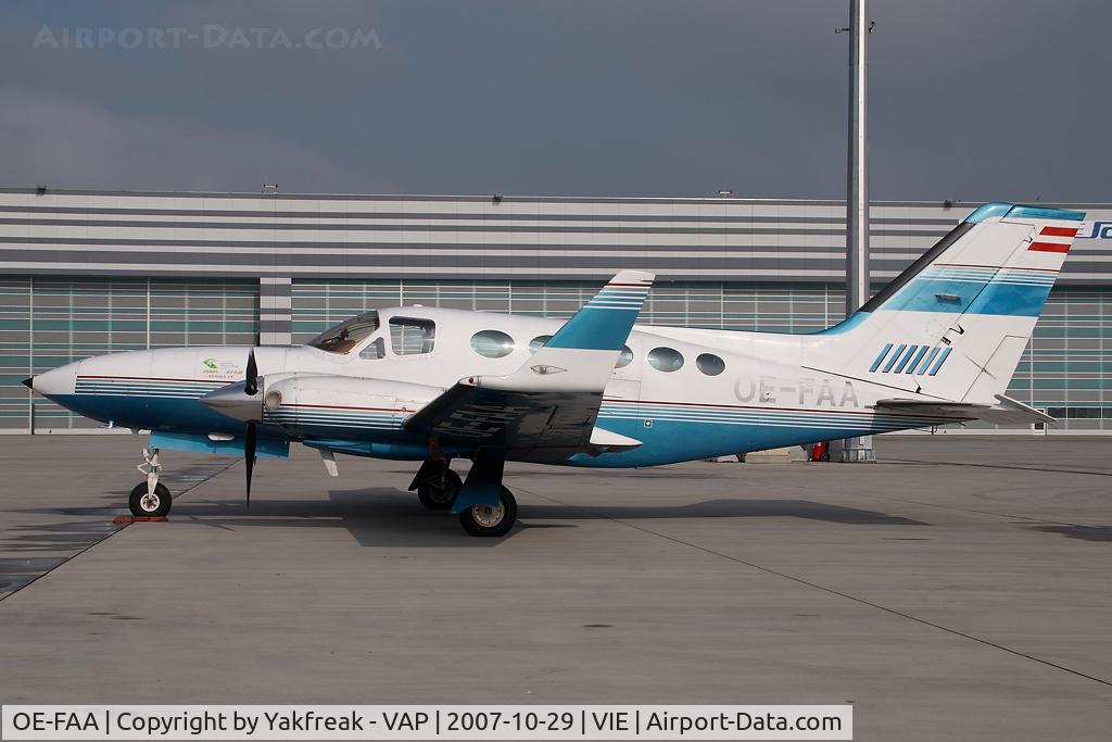 OE-FAA, 1980 Cessna 414A Chancellor C/N 414A0492, Cessna 421