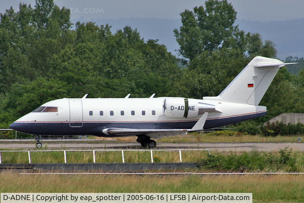 D-ADNE, 1999 Bombardier Challenger 604 (CL-600-2B16) C/N 5422, taxi on bravo