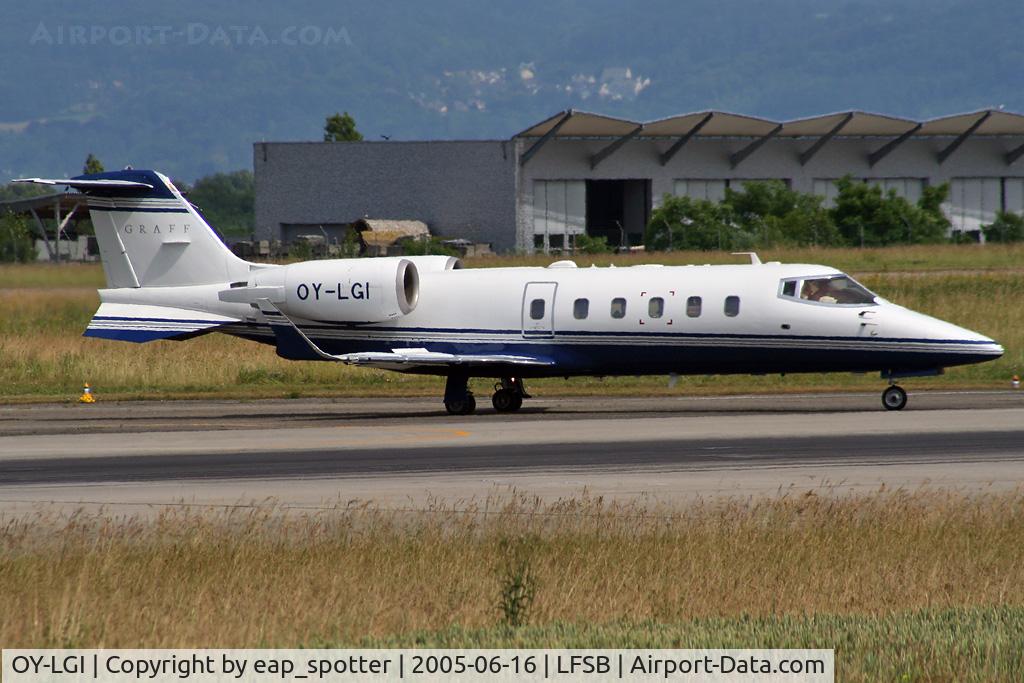 OY-LGI, 2001 Learjet 60 C/N 60-243, departing rwy 16