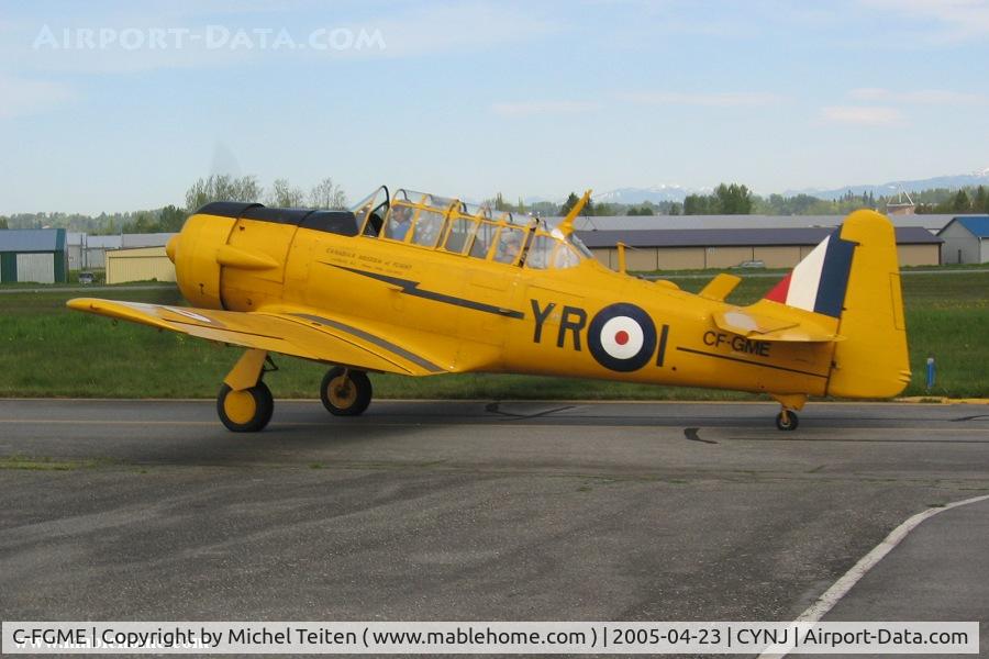 C-FGME, 1941 Noorduyn AT-16 Harvard II C/N 07-144, Ready for take-off