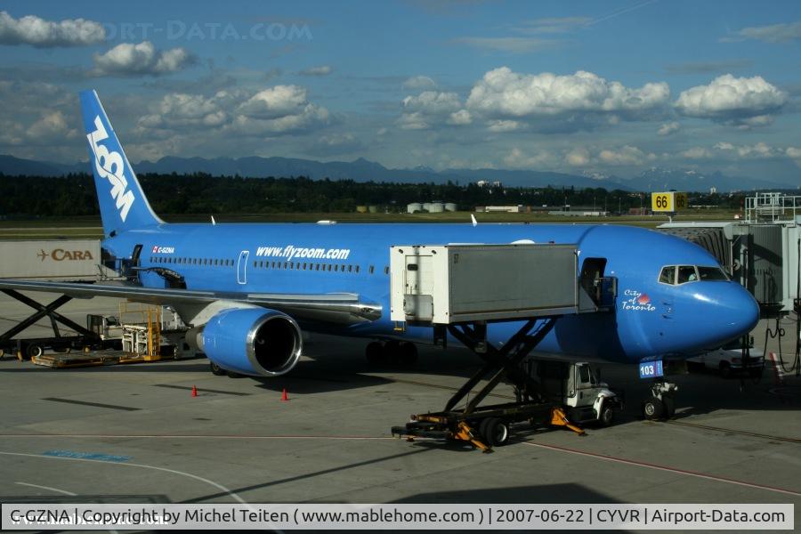 C-GZNA, 1995 Boeing 767-306/ER C/N 27957, City of Toronto waiting for its passengers at YVR