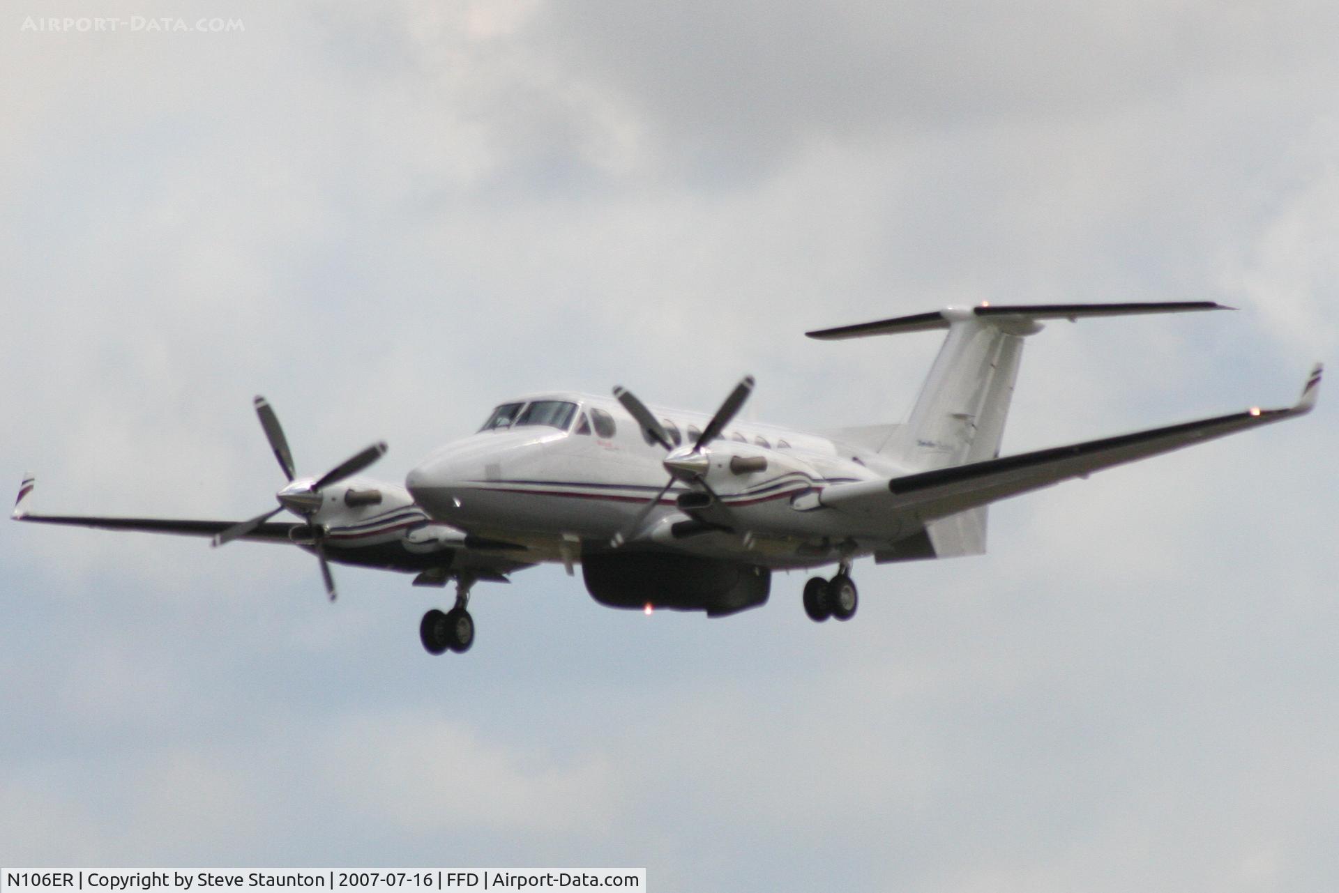 N106ER, 2005 Raytheon Aircraft Company B300 C/N FL-424, Royal International Air Tattoo 2007