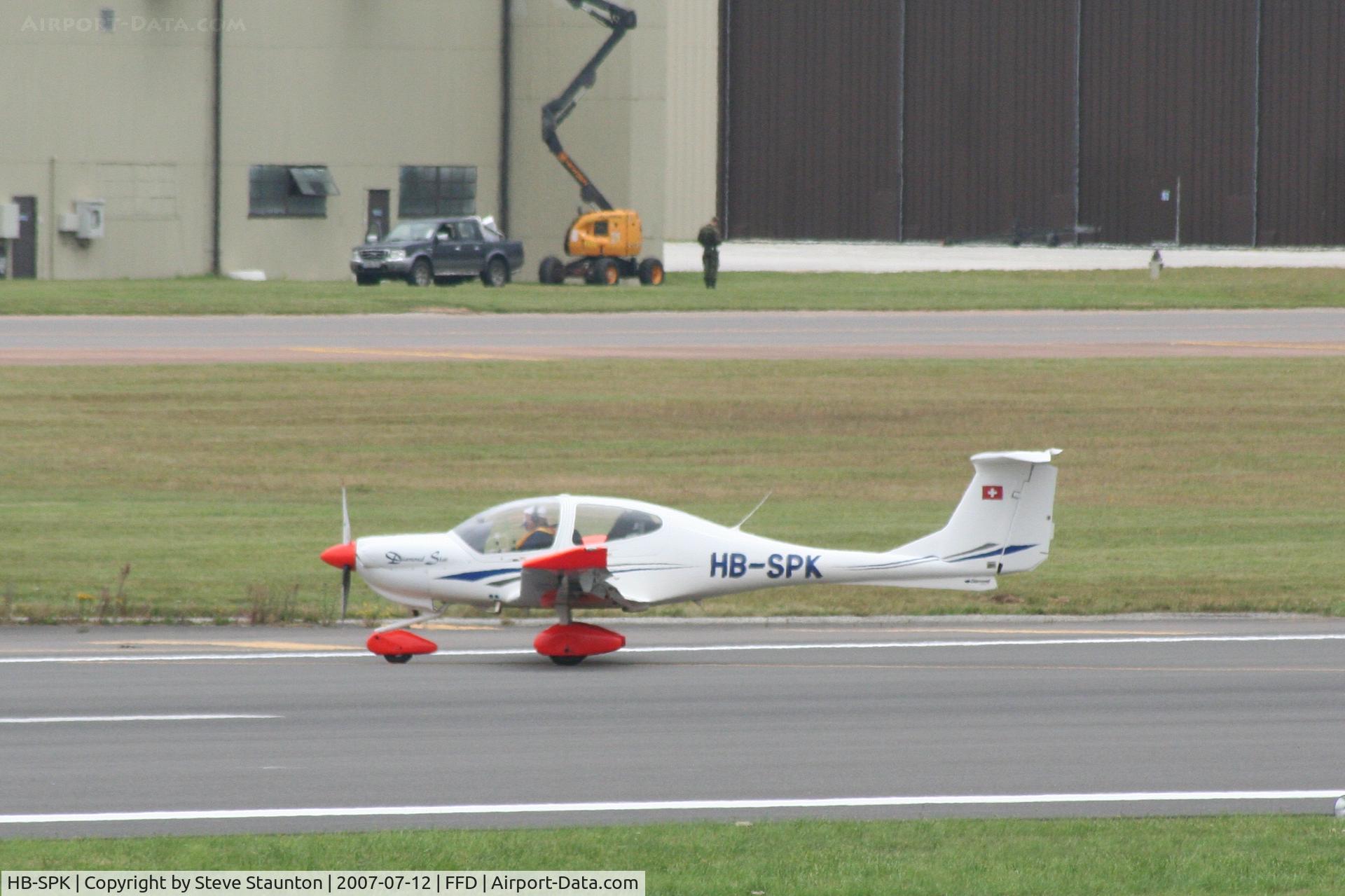 HB-SPK, 2001 Diamond DA-40 Diamond Star C/N 40.046, Royal International Air Tattoo 2007