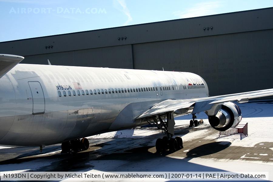 N193DN, 1997 Boeing 767-332 C/N 28450, Delta owned N193DN is waiting for maintenance
