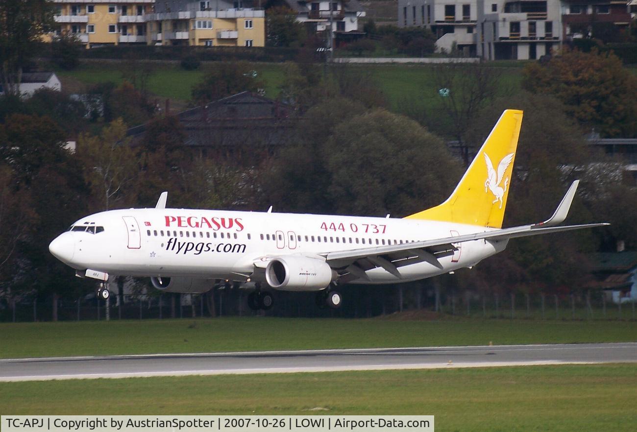 TC-APJ, 2002 Boeing 737-86N C/N 32735, B 737-800