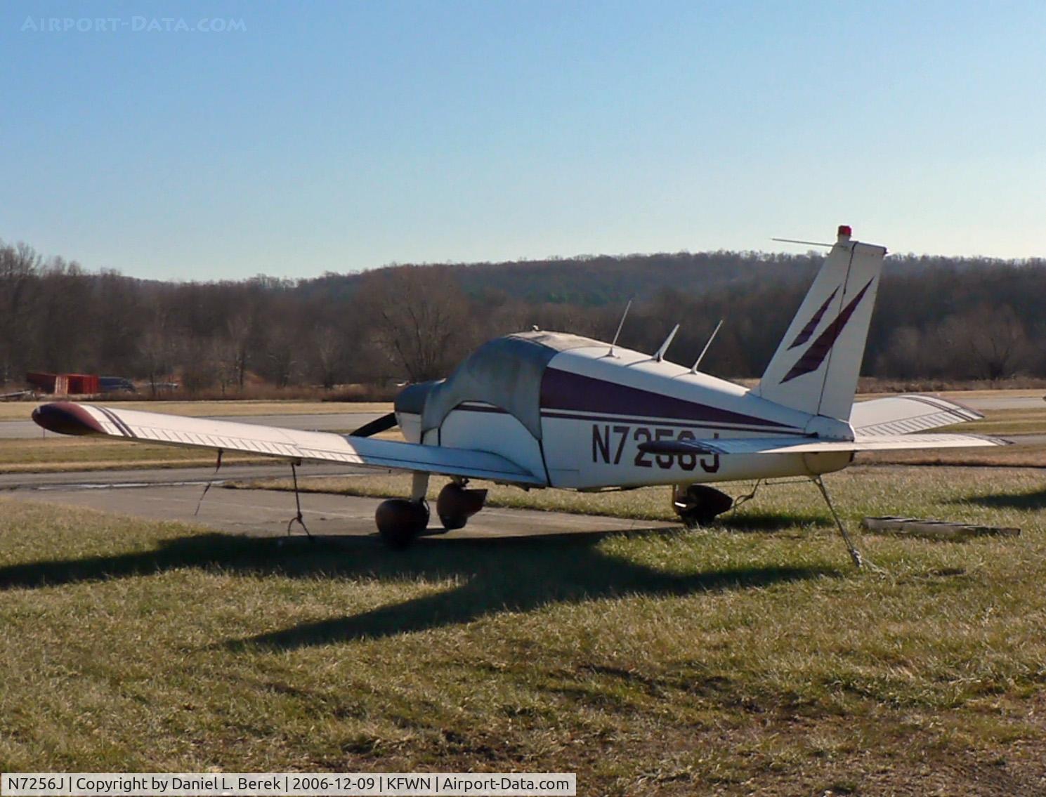N7256J, 1968 Piper PA-28-140 C/N 28-24599, A 1968-vingage Chrokee 140 huddles under a blanket on a chilly December evening.