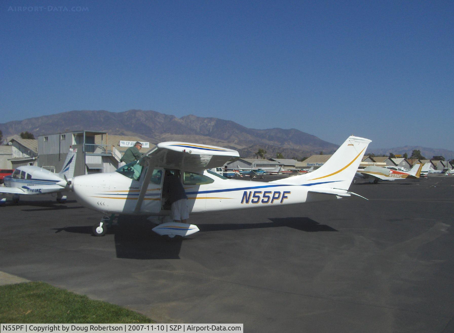 N55PF, 1966 Cessna 182K Skylane C/N 18257888, 1966 Cessna 182K SKYLANE, Continental O-470-S 230 Hp, refueling