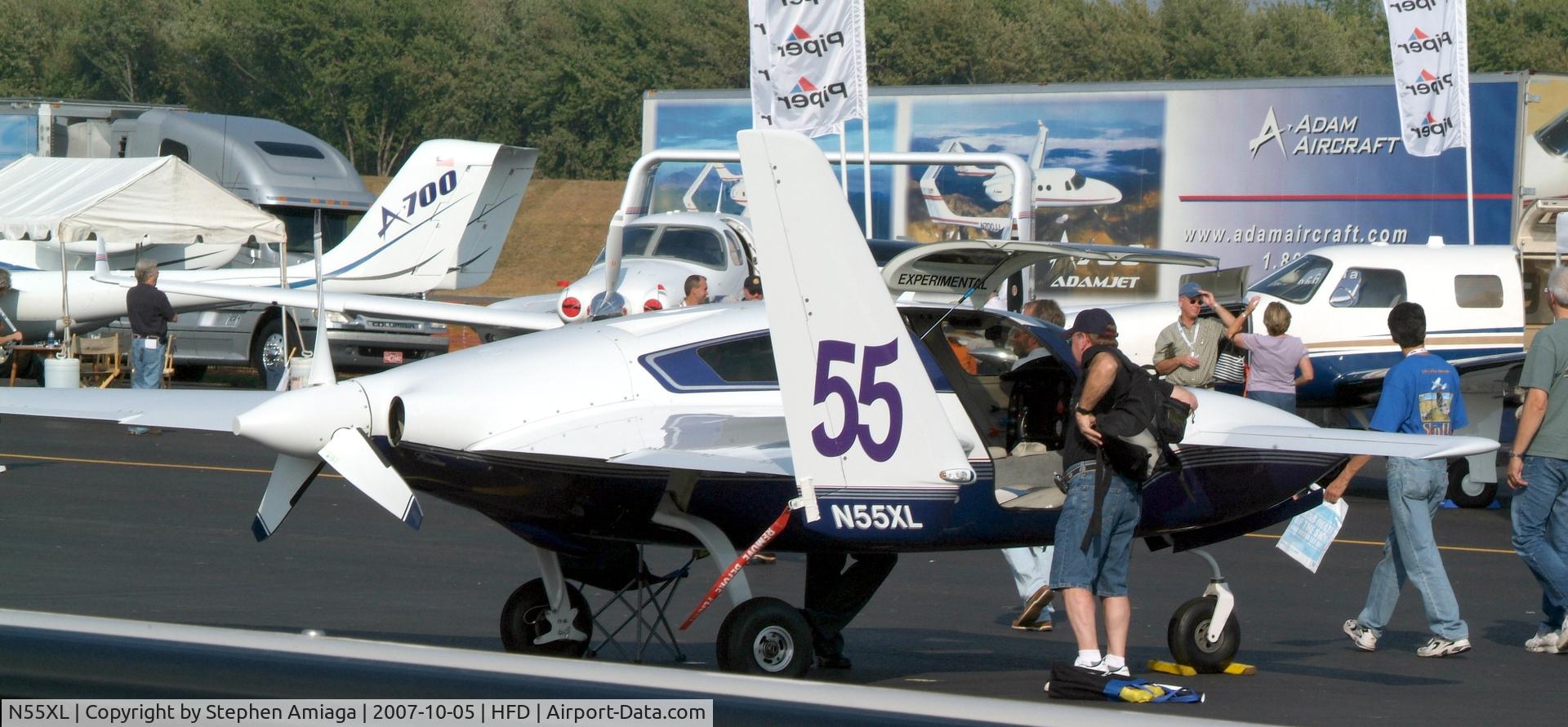 N55XL, 2002 Velocity Velocity C/N 3RX027, At the AOPA Expo...