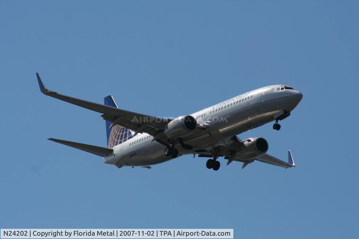 N24202, 2000 Boeing 737-824 C/N 30429, Continental
