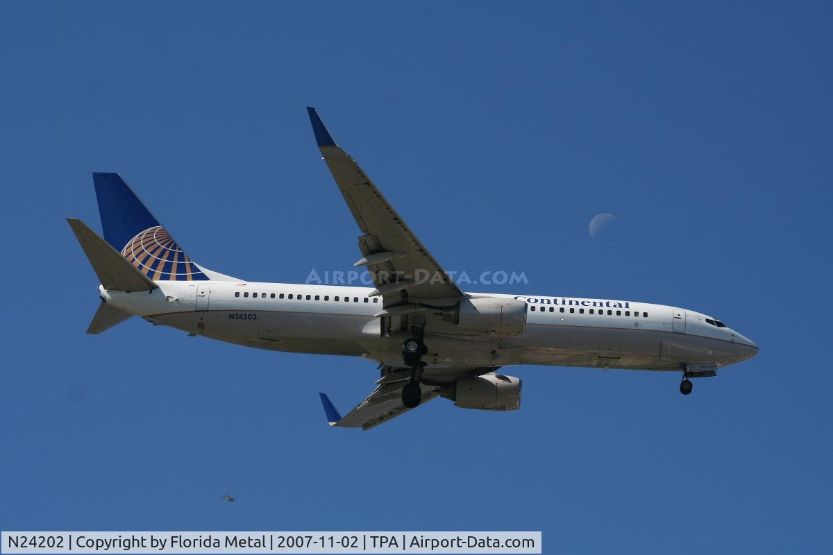 N24202, 2000 Boeing 737-824 C/N 30429, Continental