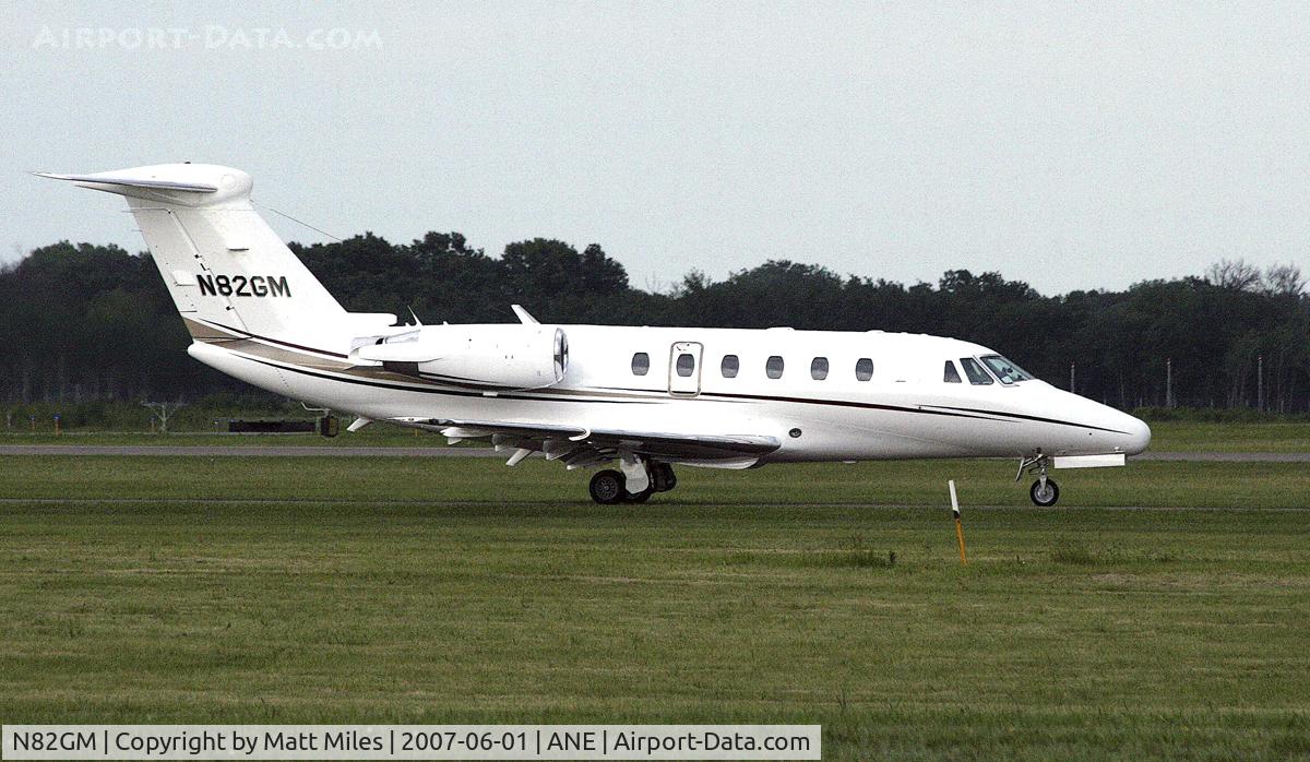 N82GM, 1995 Cessna 650 C/N 650-7064, just arrived at ANE from Lincoln, NE - plane belongs to a local sporting goods store called Gander Mountain