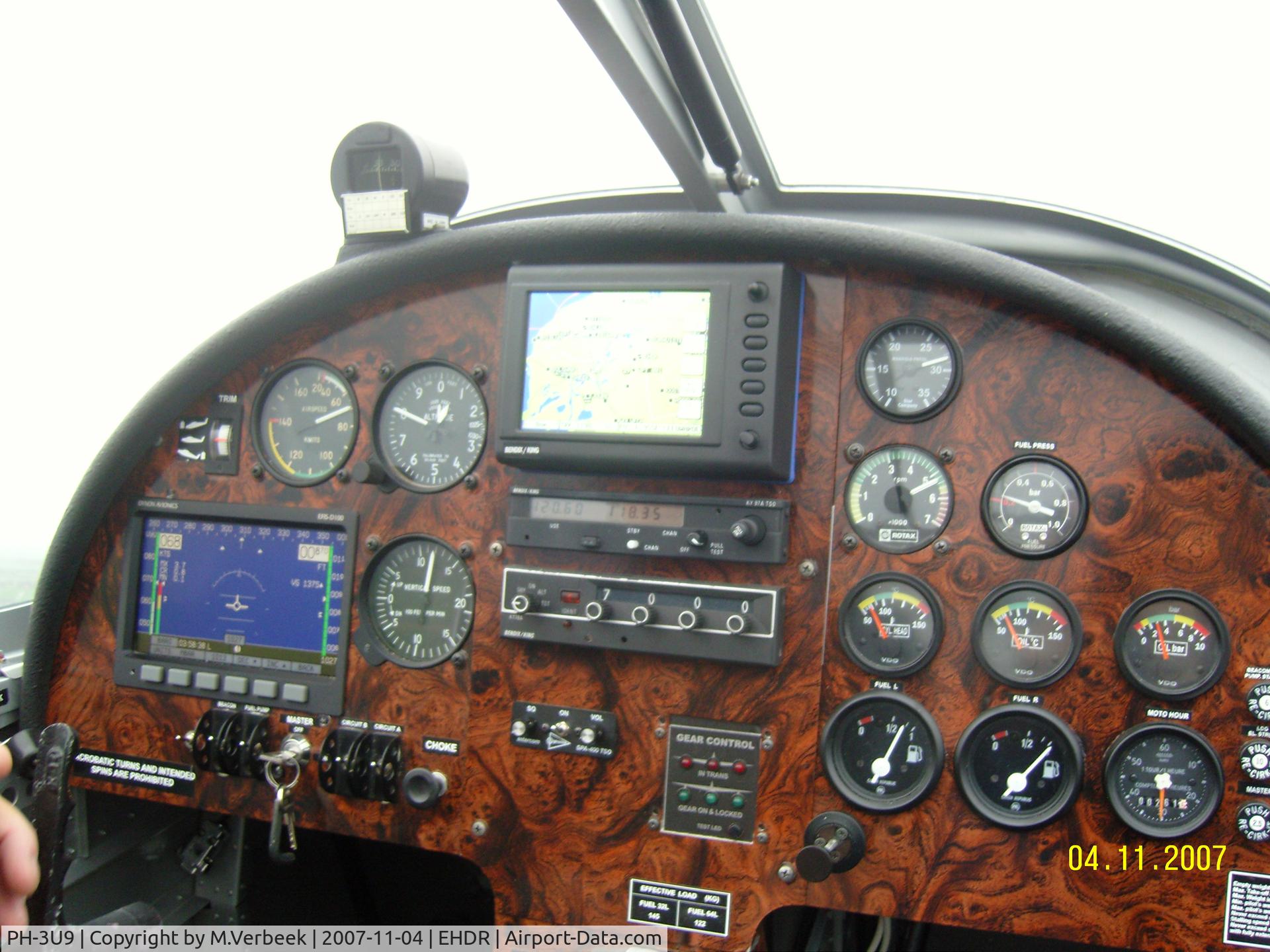 PH-3U9, Jihlavan Skyleader 200 C/N 83981/2003, cockpit view