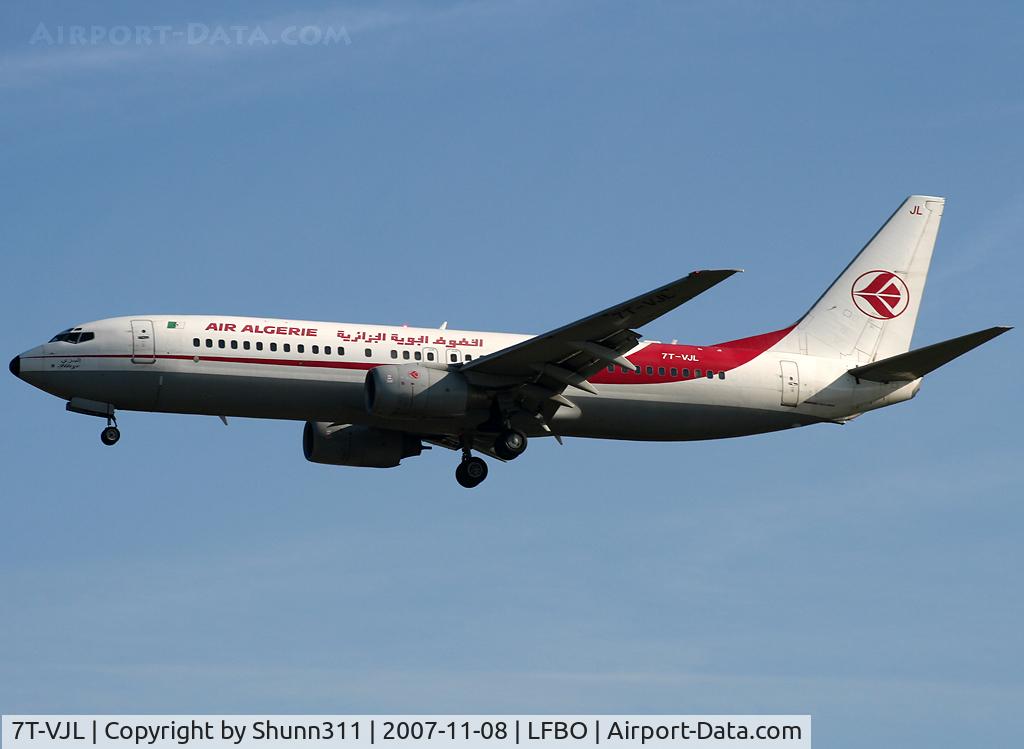 7T-VJL, 2000 Boeing 737-8D6 C/N 30204, Landing rwy 32L