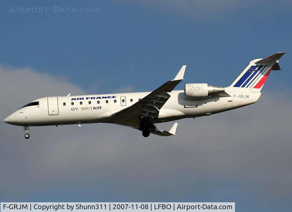F-GRJM, 1998 Canadair CRJ-100ER (CL-600-2B19) C/N 7222, Landing rwy 32L with new logo