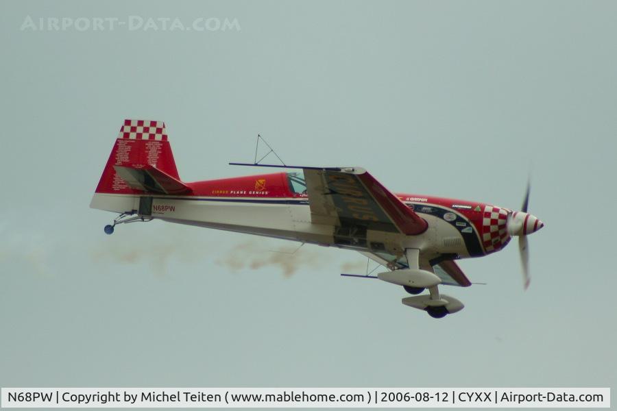 N68PW, Extra EA-300S C/N 030, 2006 Abbotsford Airshow