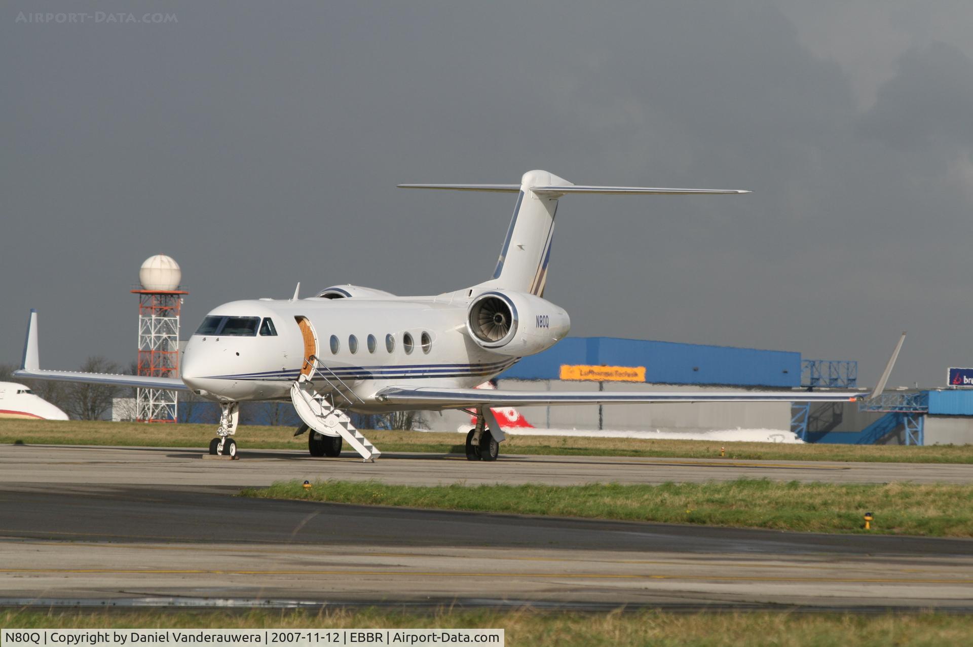N80Q, 2005 Gulfstream Aerospace GIV-X (G450) C/N 4012, parked on ABELAG apron