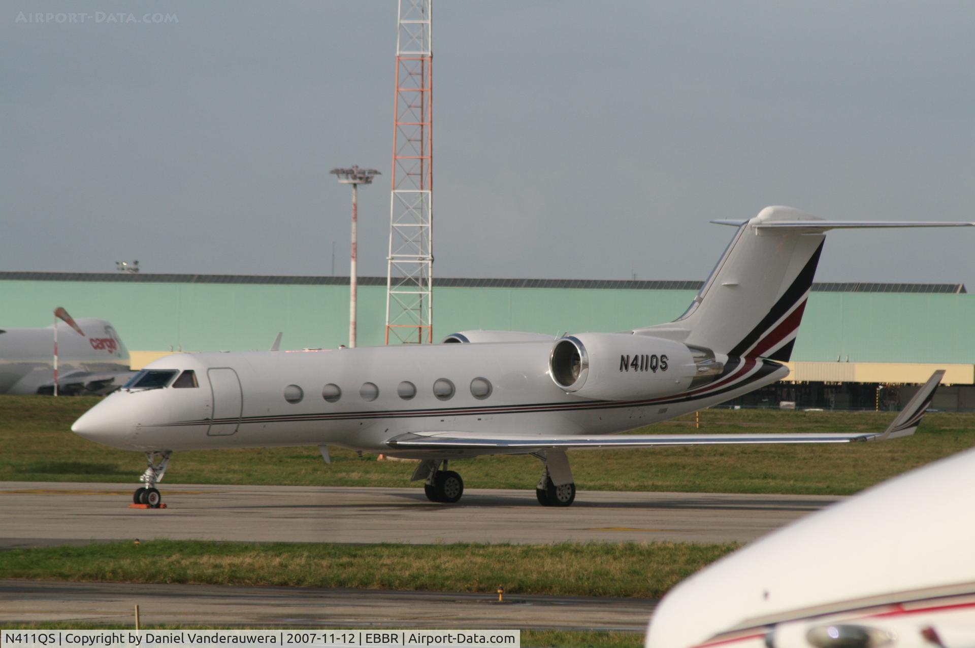 N411QS, 1997 Gulfstream Aerospace G-IV C/N 1311, parked on ABELAG apron
