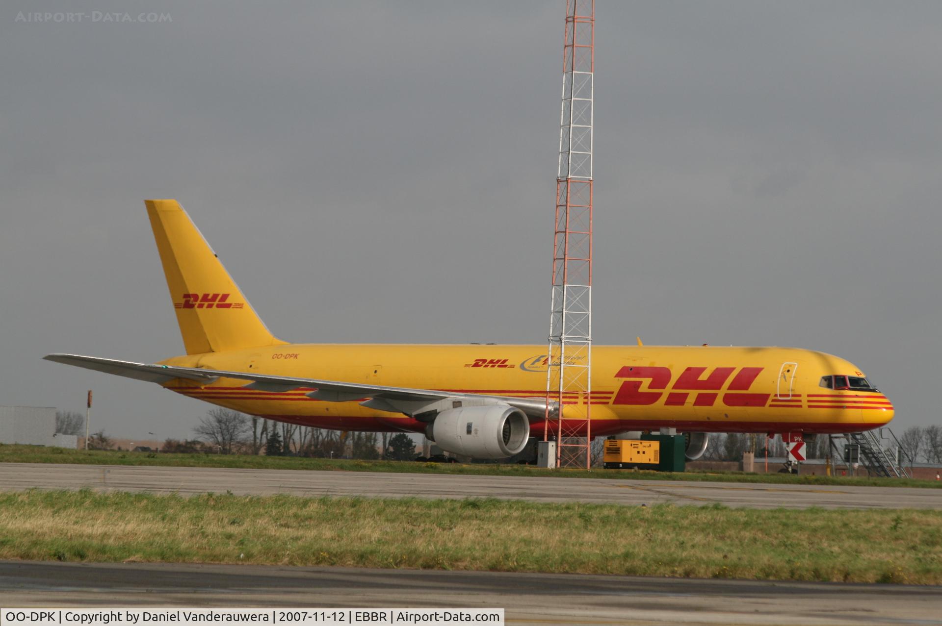 OO-DPK, 1986 Boeing 757-236/SF C/N 23492, parked on DHL apron