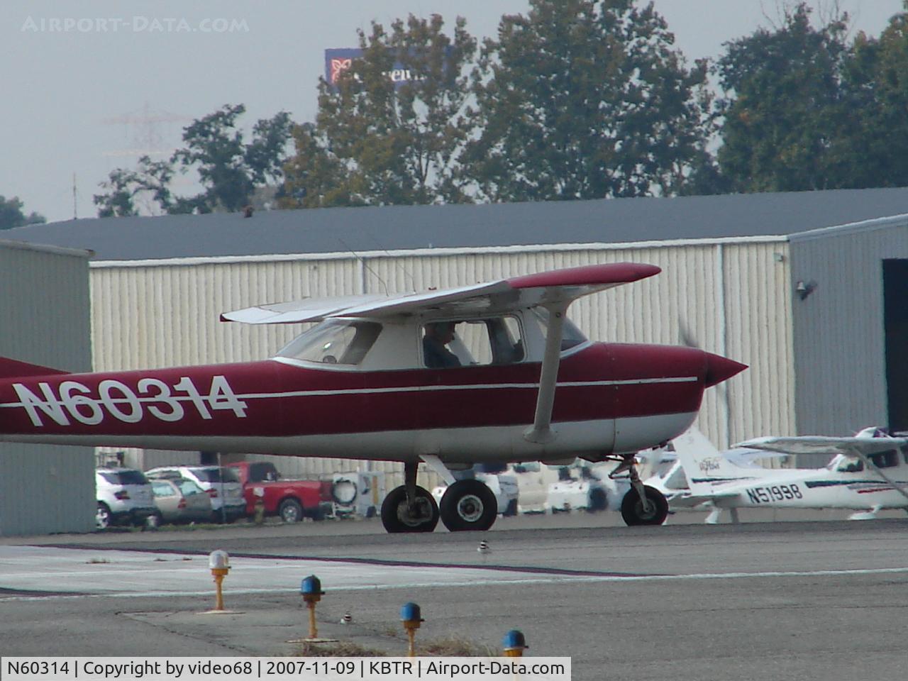 N60314, 1969 Cessna 150J C/N 15070220, Taking off on 31