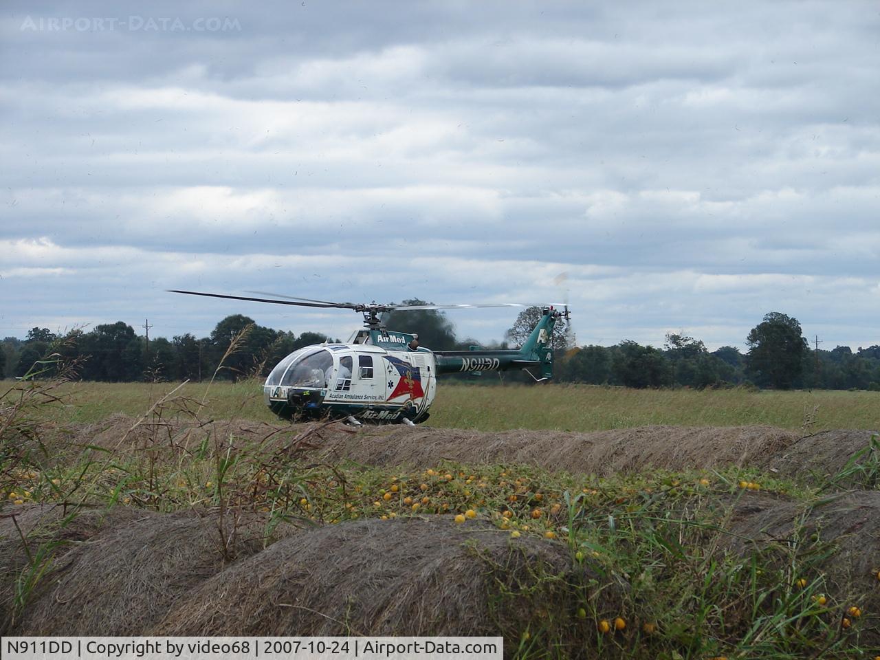 N911DD, 1990 MBB Bo-105S C/N S-830, Air Med 1 taking off with trauma patient, Ventress, LA