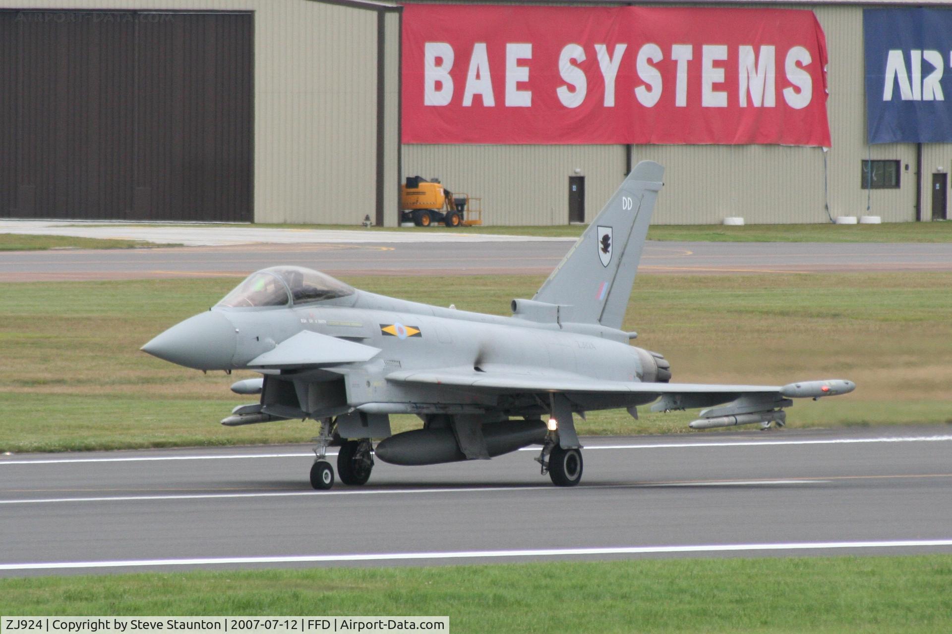ZJ924, 2006 Eurofighter EF-2000 Typhoon FGR4 C/N 0077/BS015, Royal International Air Tattoo 2007