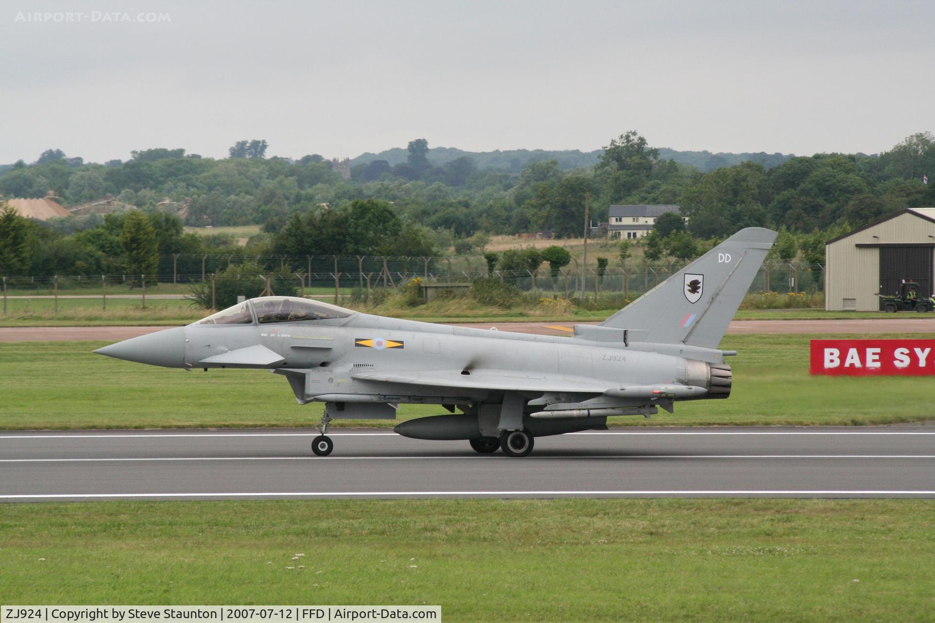 ZJ924, 2006 Eurofighter EF-2000 Typhoon FGR4 C/N 0077/BS015, Royal International Air Tattoo 2007