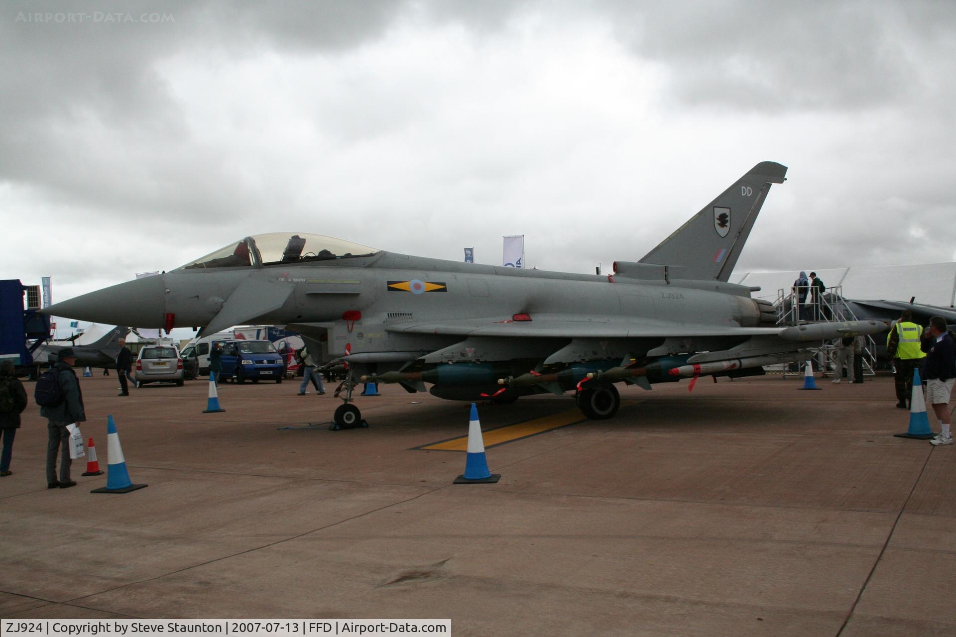 ZJ924, 2006 Eurofighter EF-2000 Typhoon FGR4 C/N 0077/BS015, Royal International Air Tattoo 2007