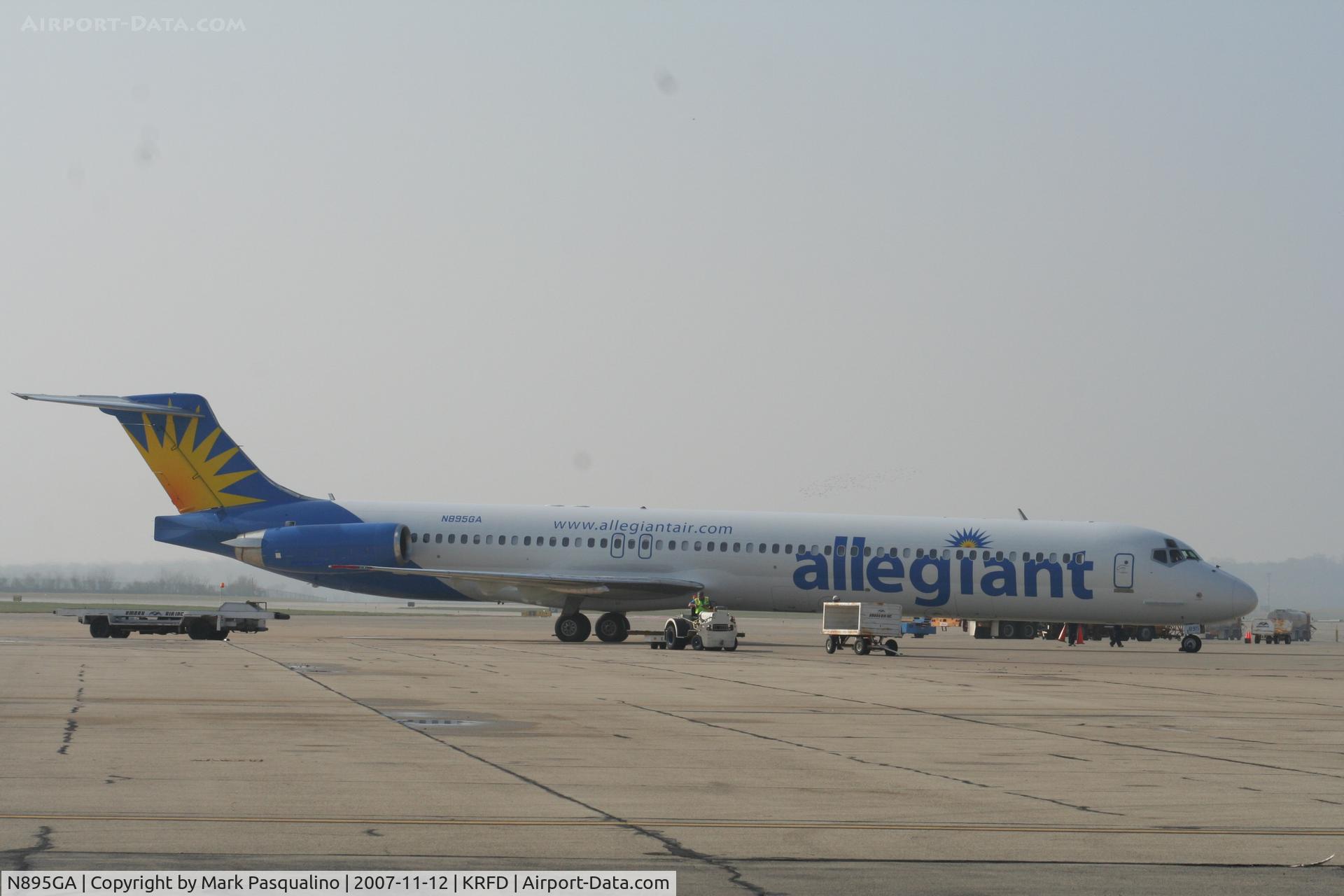 N895GA, 1988 McDonnell Douglas MD-82 (DC-9-82) C/N 49667, MD-82