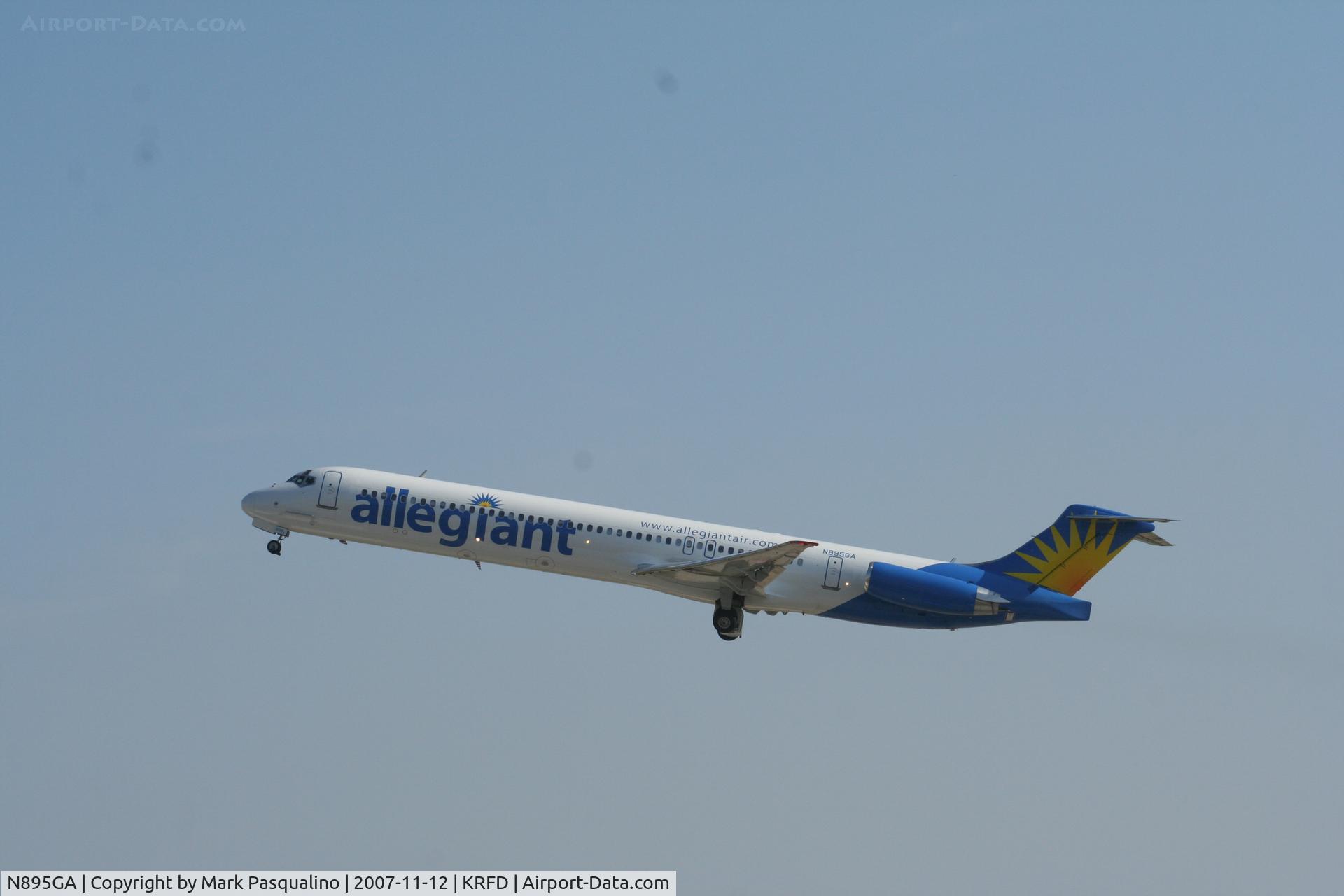 N895GA, 1988 McDonnell Douglas MD-82 (DC-9-82) C/N 49667, MD-82