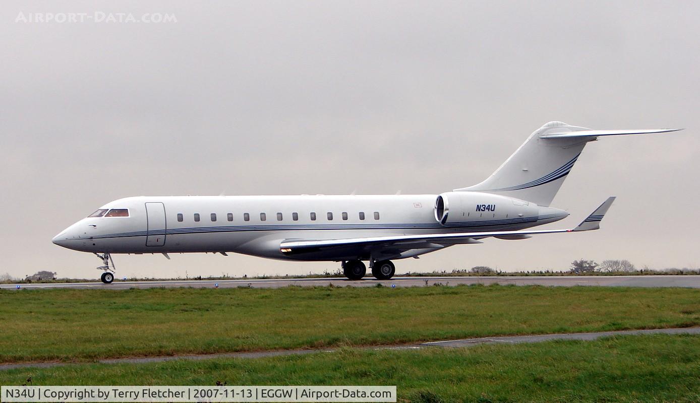 N34U, 2000 Bombardier BD-700-1A10 Global Express C/N 9070, Arriving at Luton