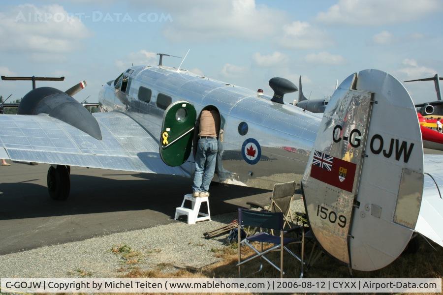 C-GOJW, 1952 Beech Expeditor 3NM C/N CA-109, 2006 Abbotsford Airshow
