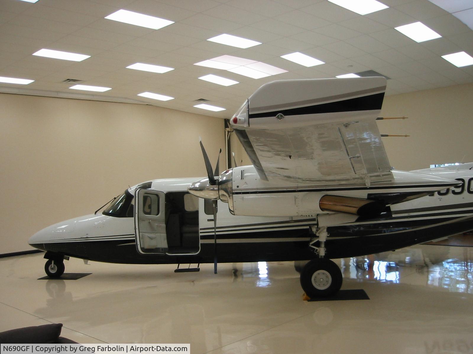 N690GF, 1976 Rockwell 690B Turbo Commander C/N 11357, -10 Engines