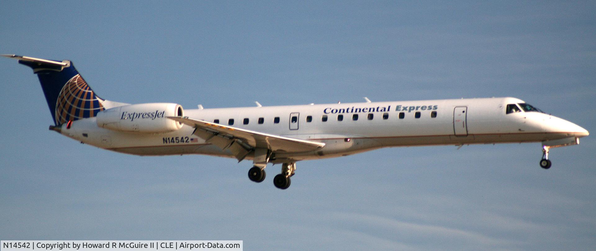 N14542, 2001 Embraer ERJ-145LR (EMB-145LR) C/N 145547, Cleveland Hopkins Airport