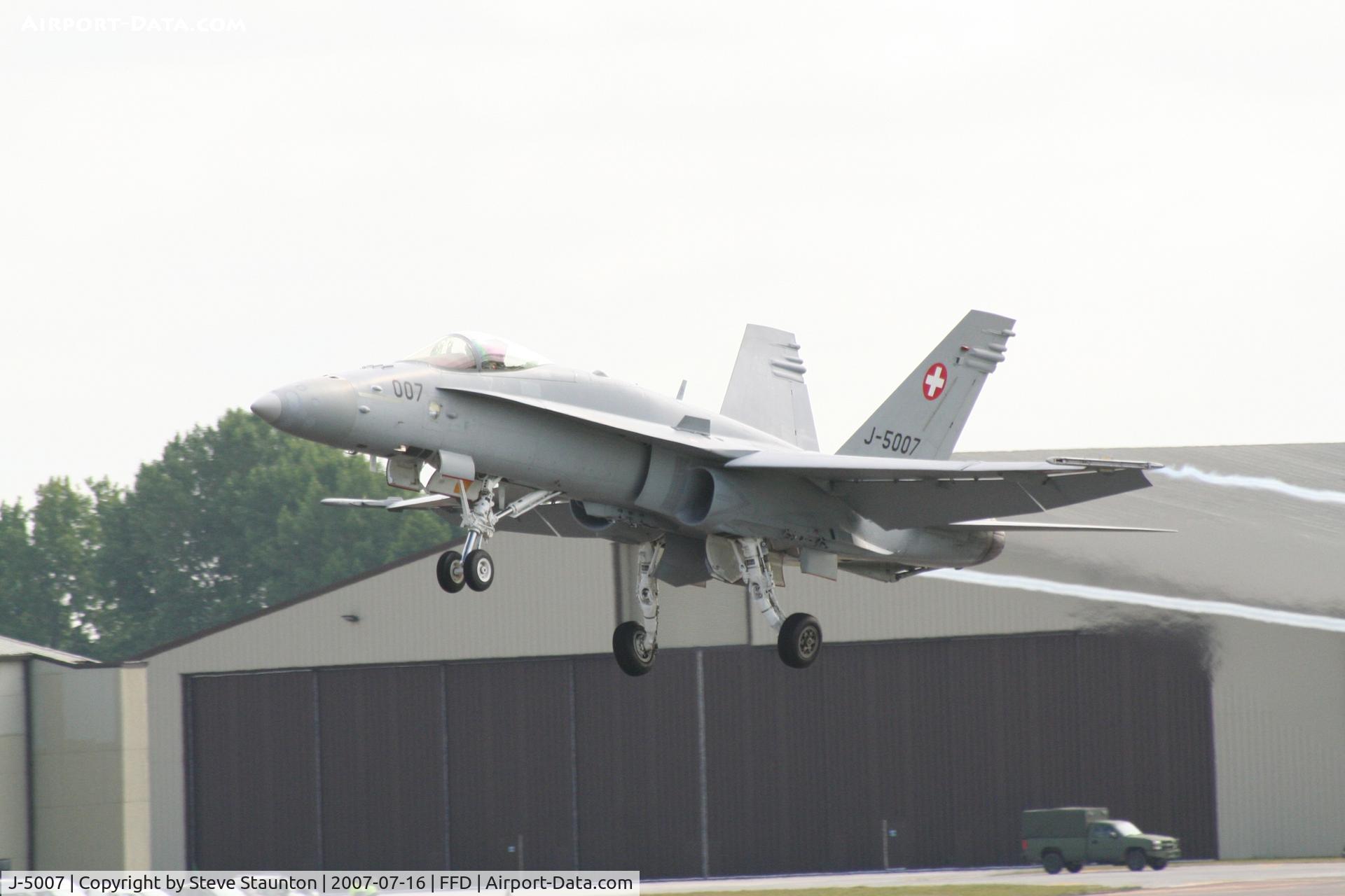 J-5007, McDonnell Douglas F/A-18C Hornet C/N 1335/SFC007, Royal International Air Tattoo 2007