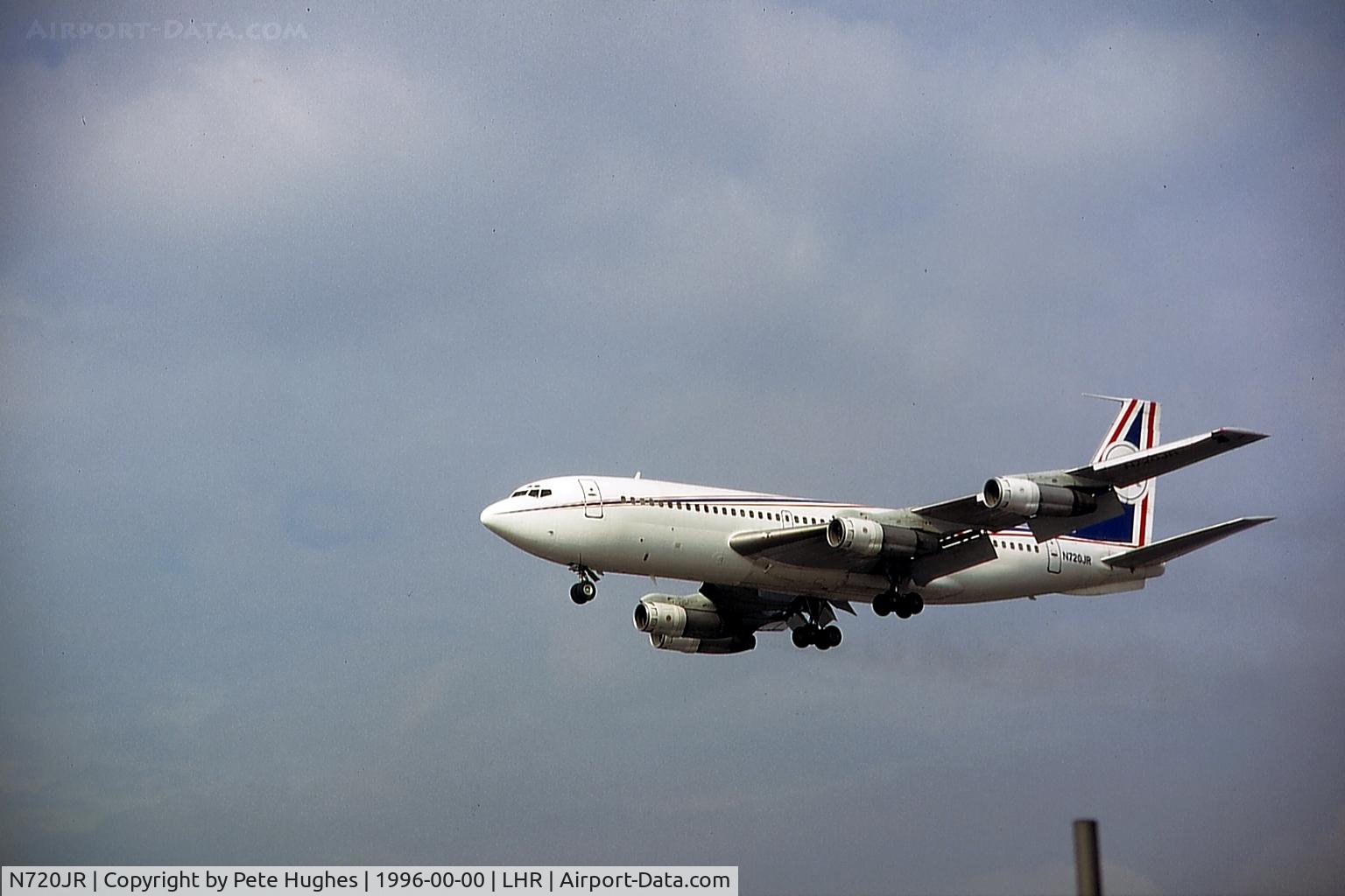 N720JR, 1962 Boeing 720-047B C/N 18451, N720JR finals for Heathrow, 1996