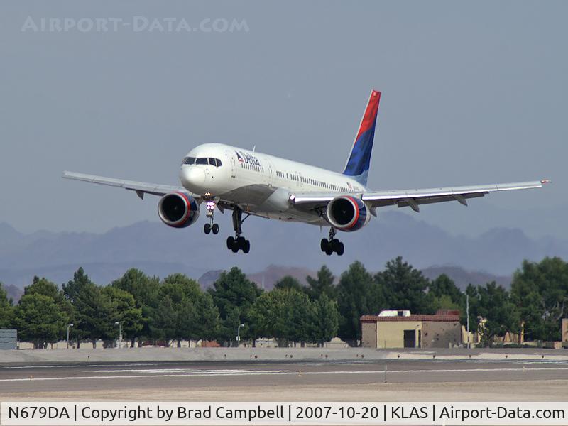N679DA, 1992 Boeing 757-232 C/N 26955, Delta Airlines / 1992 Boeing 757-232