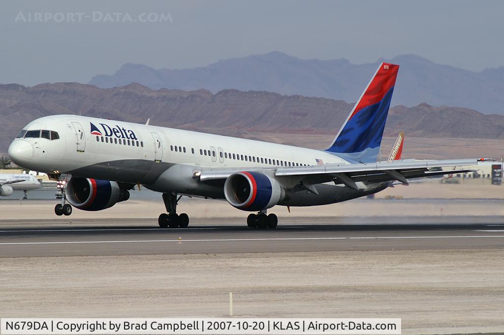 N679DA, 1992 Boeing 757-232 C/N 26955, Delta Airlines / 1992 Boeing 757-232