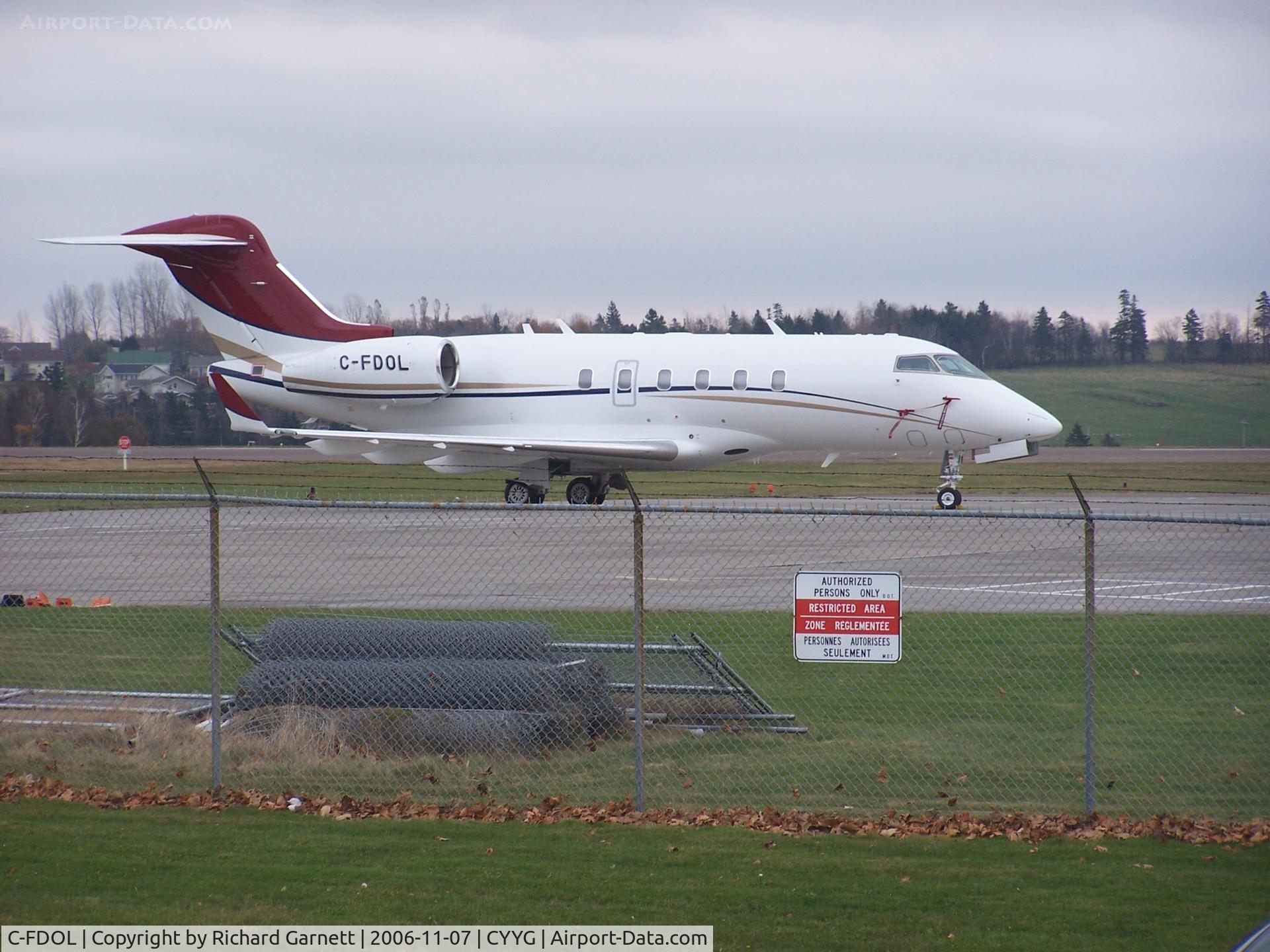 C-FDOL, 2006 Bombardier Challenger 300 (BD-100-1A10) C/N 20093, Charlottetown
