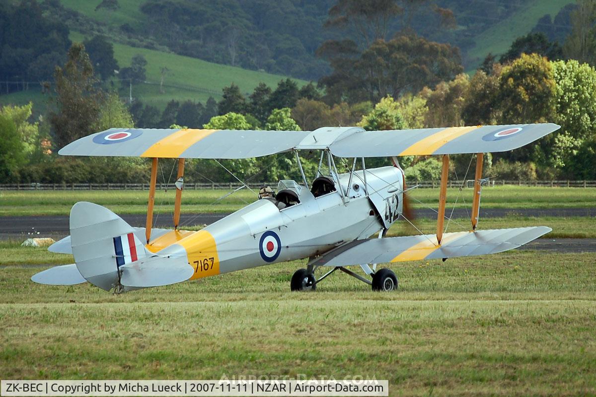 ZK-BEC, De Havilland DH-82A Tiger Moth II C/N 83626, Taxiing