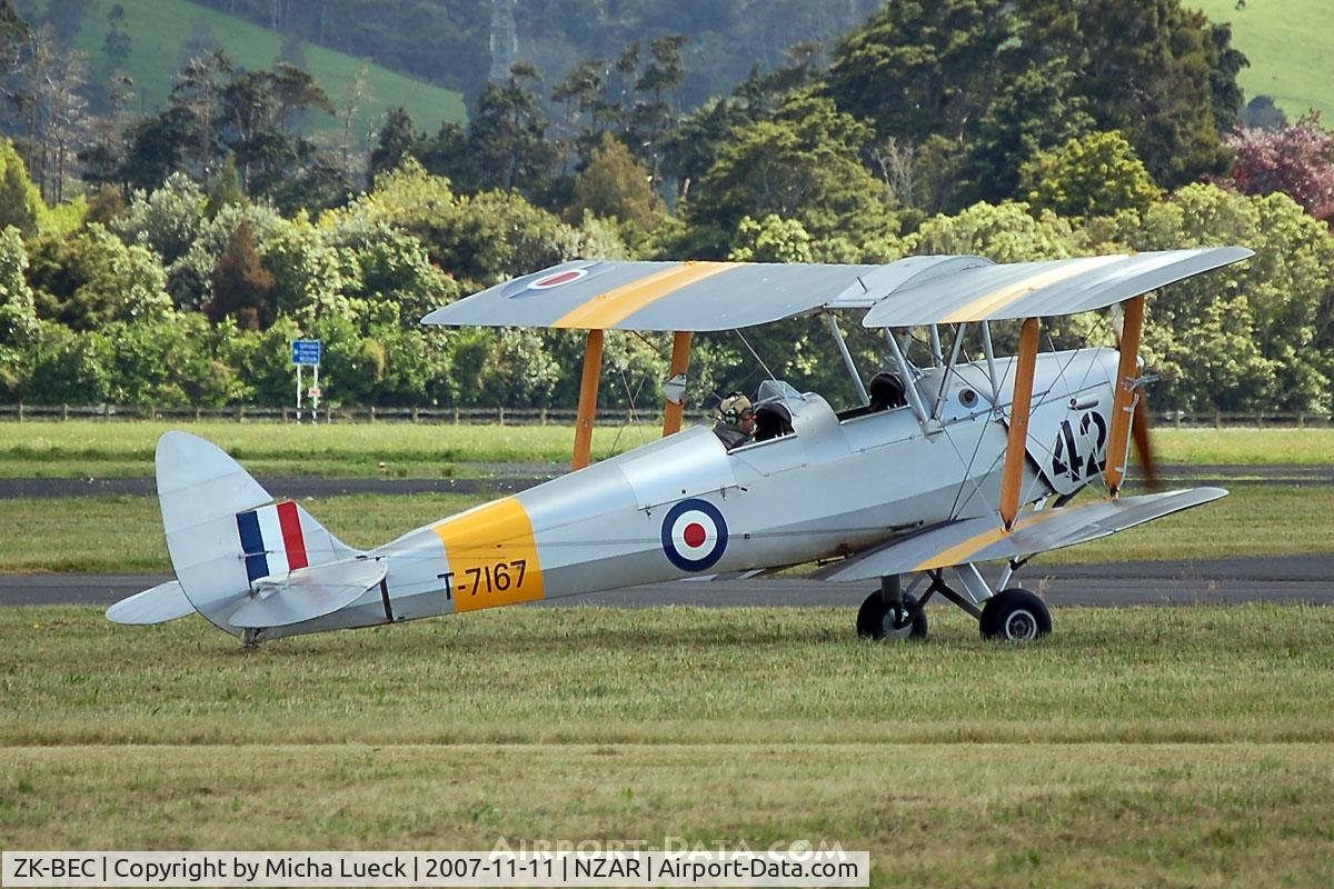 ZK-BEC, De Havilland DH-82A Tiger Moth II C/N 83626, Taxiing