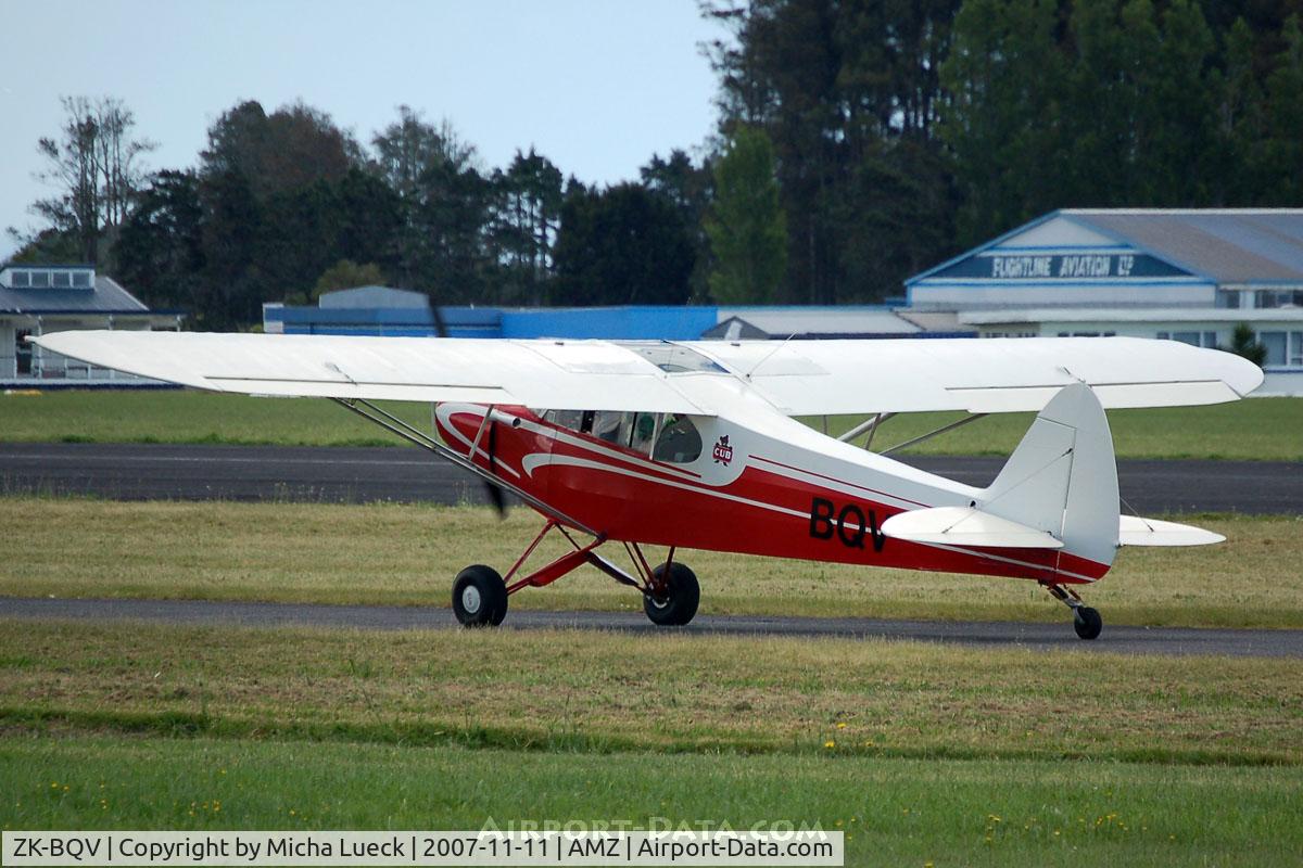 ZK-BQV, Piper PA-18 C/N 18-5546, Taxiing to the runway