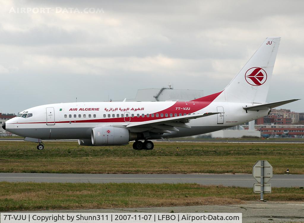 7T-VJU, 2002 Boeing 737-6D6 C/N 30211, Taxiing rwy 32R for departure