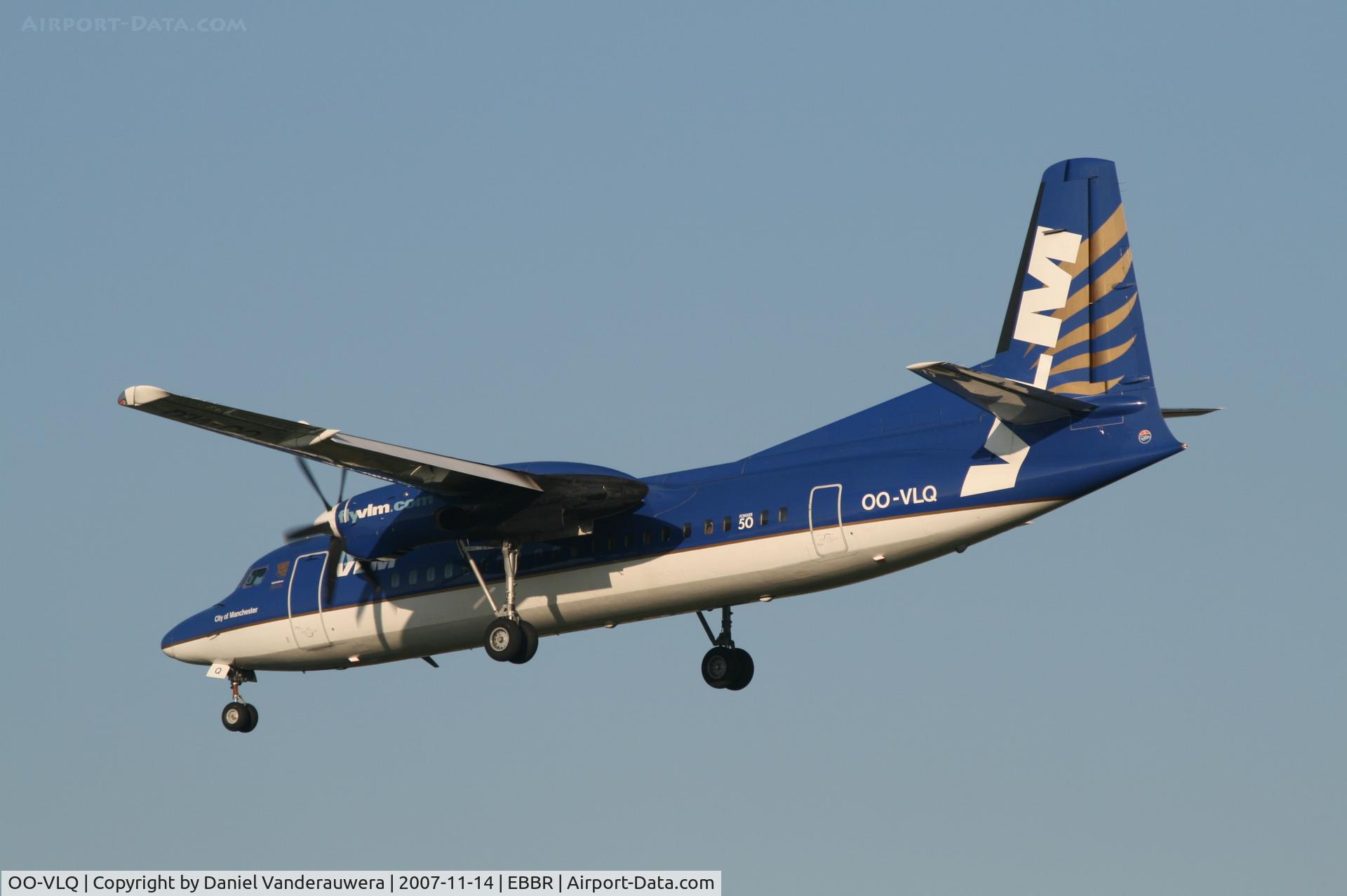 OO-VLQ, 1989 Fokker 50 C/N 20159, several seconds before touching rwy 25L