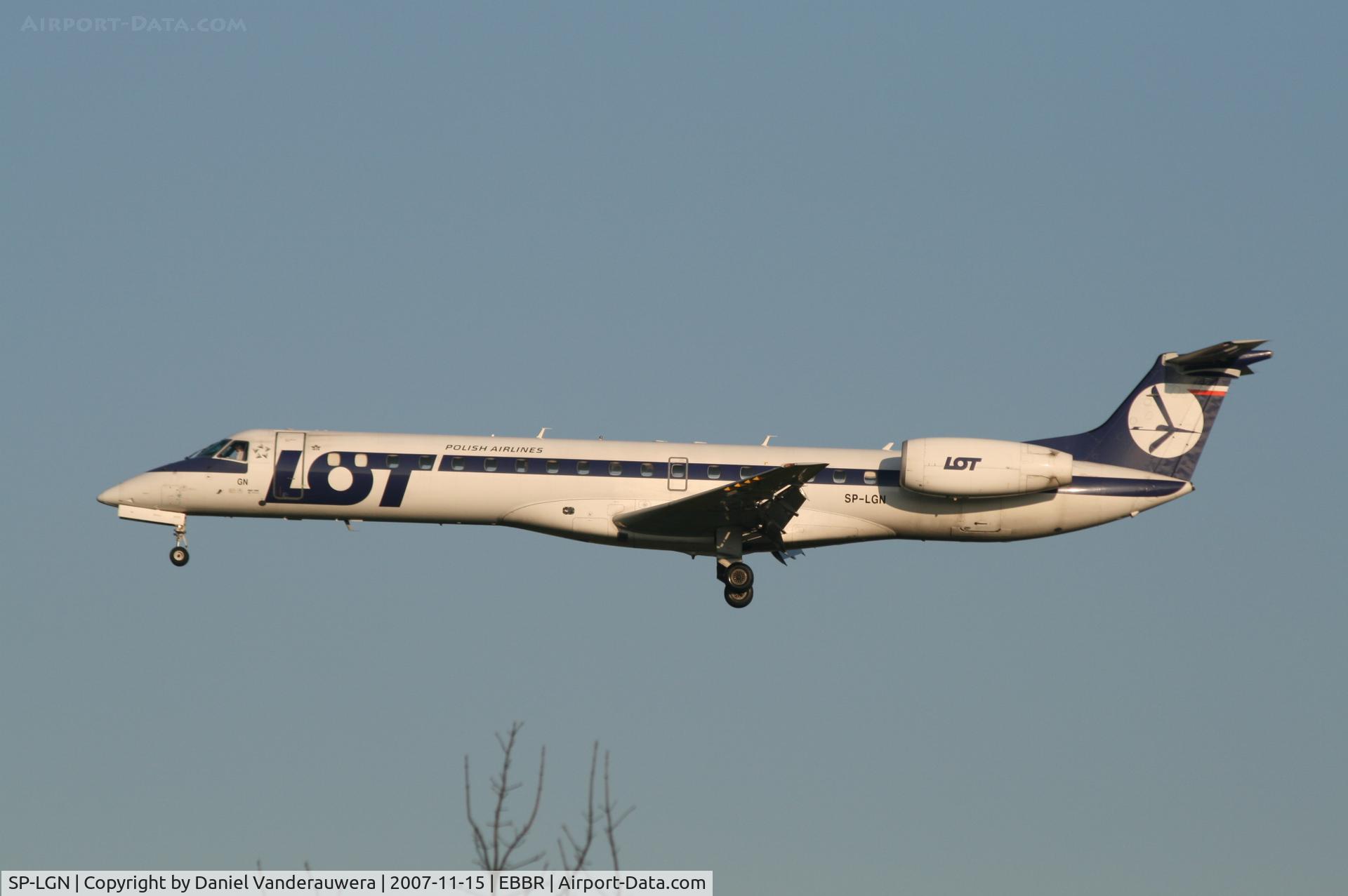 SP-LGN, 2001 Embraer ERJ-145MP (EMB-145MP) C/N 145441, arrival of flight LO239 to rwy 25L